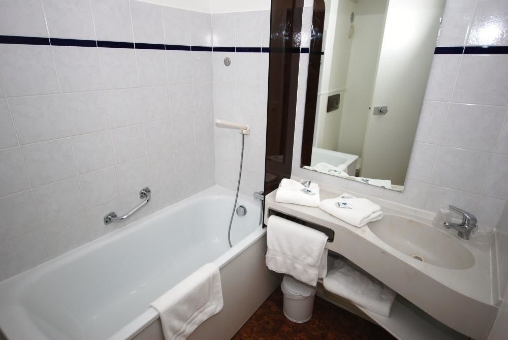 אוז'ני-לה-בן Hotel Le Relais Des Champs מראה חיצוני תמונה