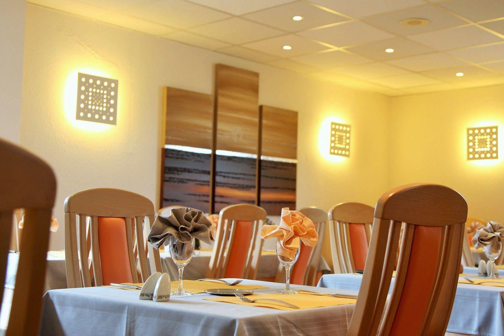 אוז'ני-לה-בן Hotel Le Relais Des Champs מראה חיצוני תמונה