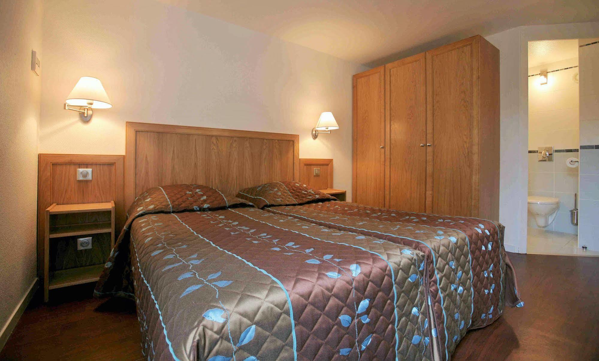 אוז'ני-לה-בן Hotel Le Relais Des Champs מראה חיצוני תמונה