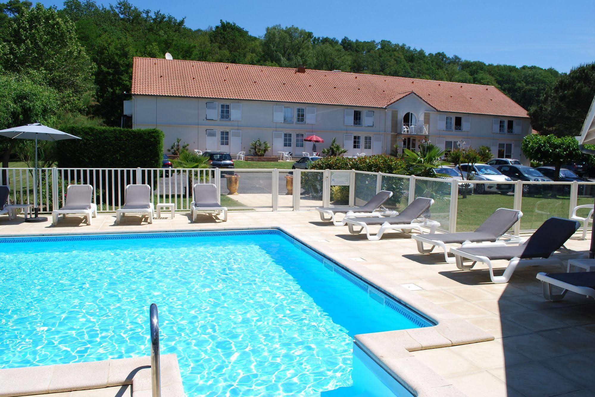 אוז'ני-לה-בן Hotel Le Relais Des Champs מראה חיצוני תמונה