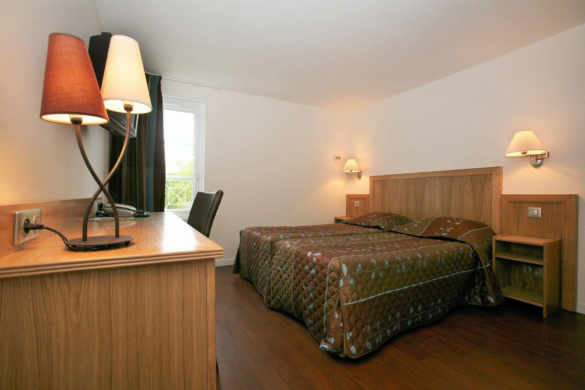 אוז'ני-לה-בן Hotel Le Relais Des Champs מראה חיצוני תמונה